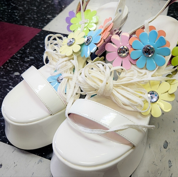 NWOB Daisy Pixie Queen Lace-Up Heels Sugar Thrillz SZ 7 - Picture 3 of 6